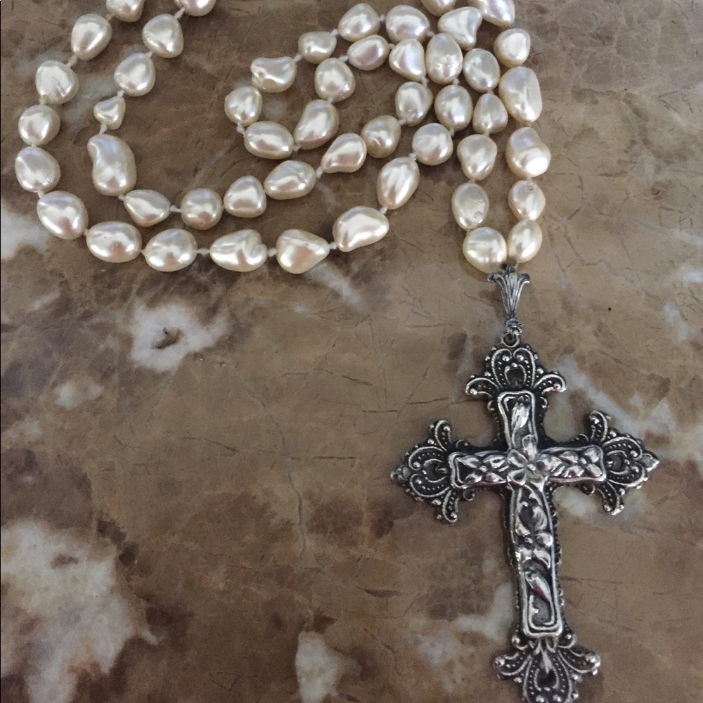 Pearl/silver cross necklace - stunning!